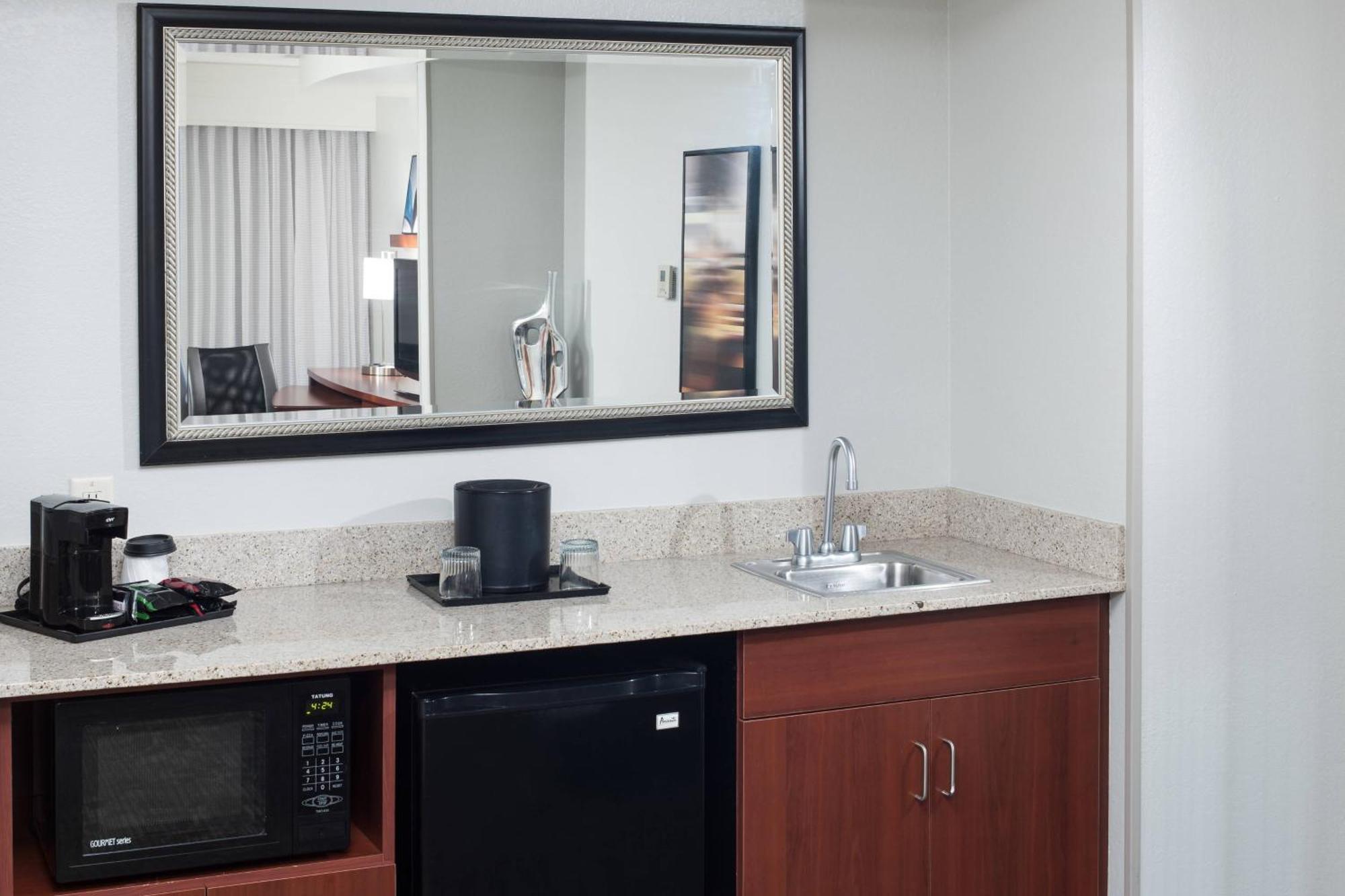 Courtyard By Marriott Hattiesburg Exteriör bild